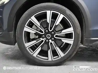 Volvo V60 2023 2.0 Автомат в Москве № 164786, миниатюра 5