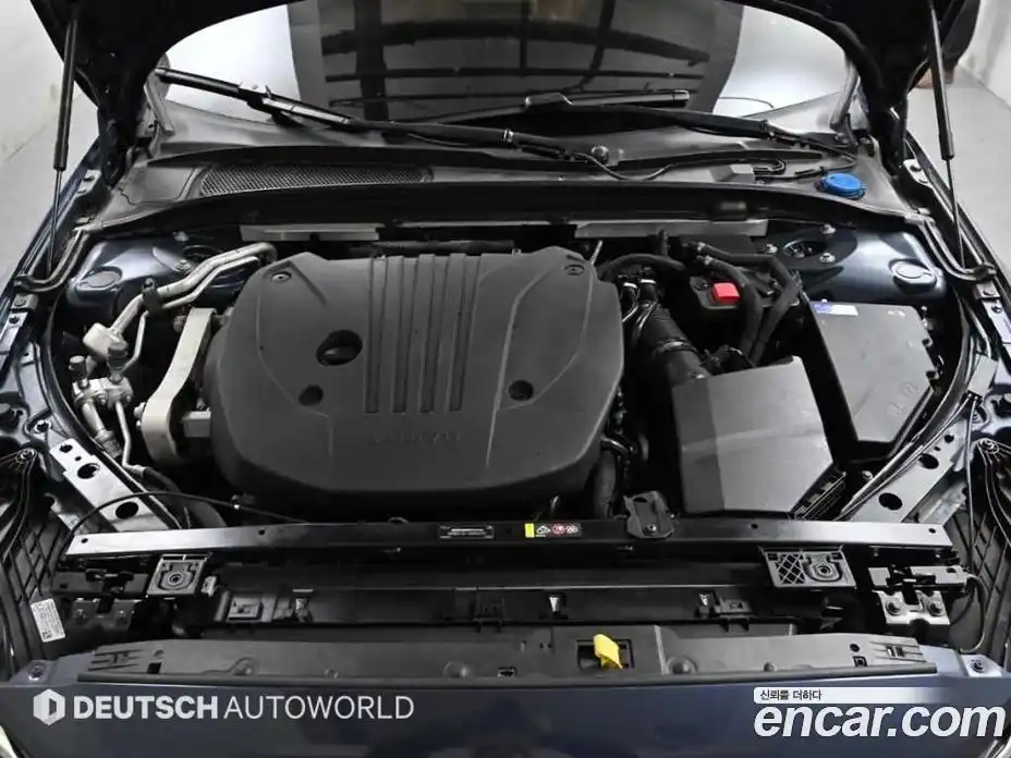 Volvo V60 2023 2.0 Автомат в Москве № 164786, фото 6