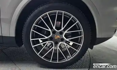Porsche Cayenne 2023 3.0 Автомат в Москве № 165048, миниатюра 5