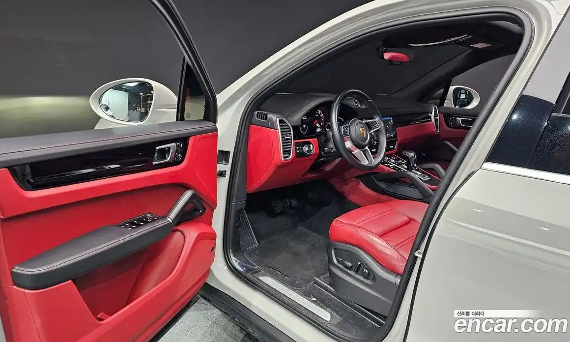 Porsche Cayenne 2023 3.0 Автомат в Москве № 165048, фото 10