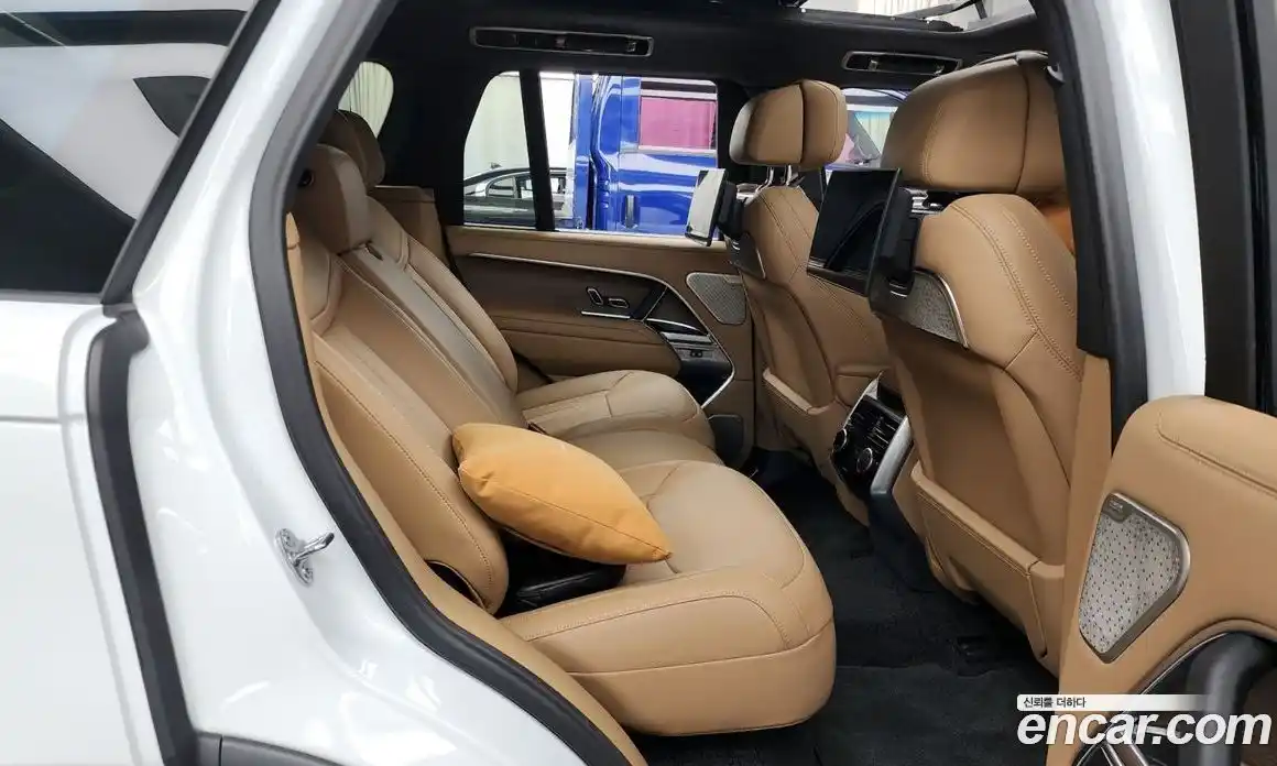 Land Rover Range-Rover 2024 4.4 Автомат в Москве № 165951, фото 12