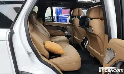 Land Rover Range-Rover 2024 4.4 Автомат в Москве № 165951, миниатюра 12