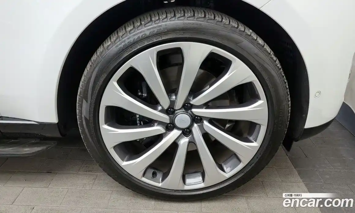 Land Rover Range-Rover 2024 4.4 Автомат в Москве № 165951, фото 5