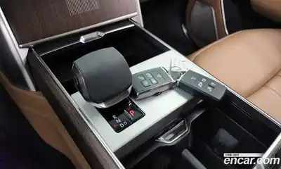 Land Rover Range-Rover 2024 4.4 Автомат в Москве № 165951, миниатюра 9