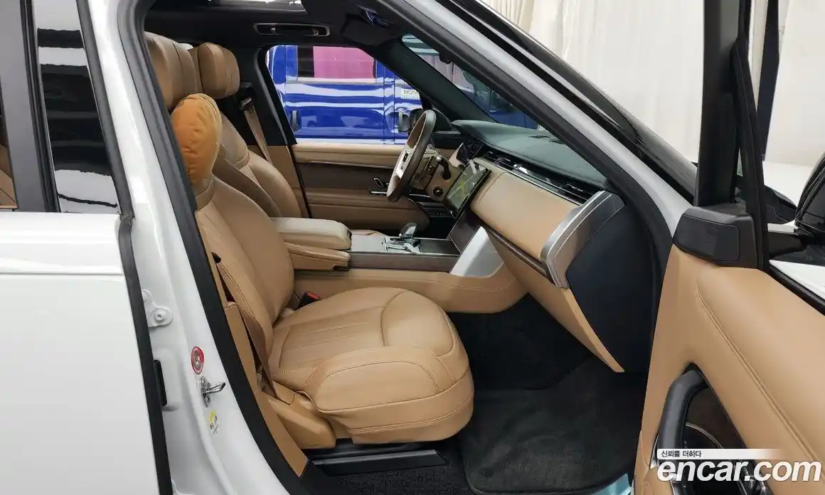 Land Rover Range-Rover 2024 4.4 Автомат в Москве № 165951, фото 10