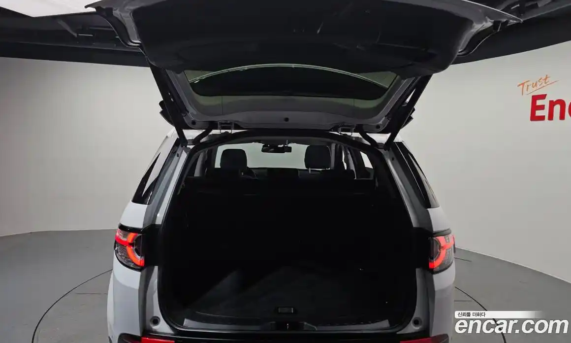 Land Rover Discovery Sport 2016 2.0 Автомат в Москве № 166648, фото 20