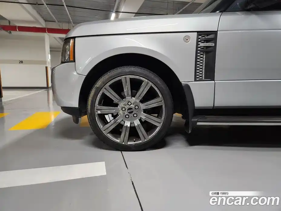 Land Rover Range-Rover 2004 4.4 Автомат в Москве № 166881, фото 12