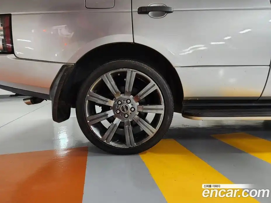 Land Rover Range-Rover 2004 4.4 Автомат в Москве № 166881, фото 14