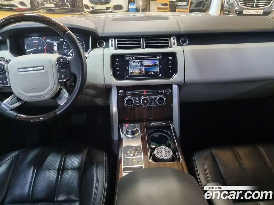 Land Rover Range-Rover 2016 4.4 Автомат в Москве № 166907, фото 12