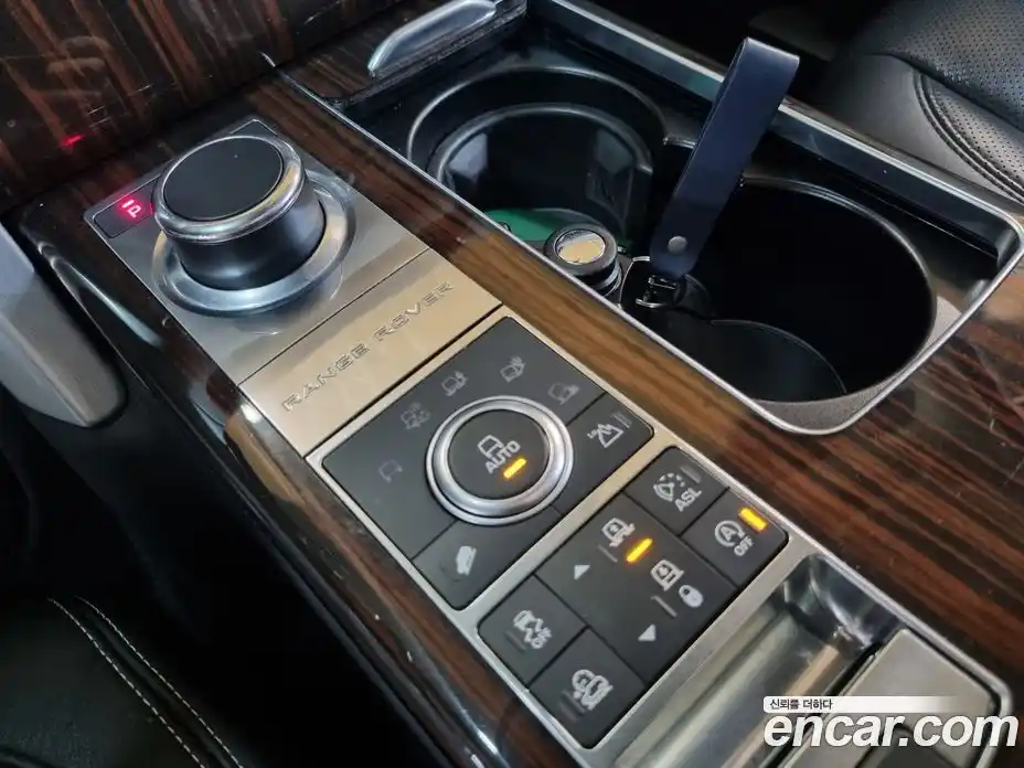 Land Rover Range-Rover 2016 4.4 Автомат в Москве № 166907, фото 19