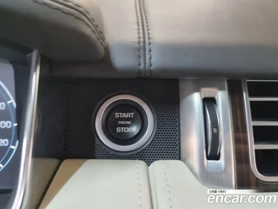 Land Rover Range-Rover 2016 4.4 Автомат в Москве № 166907, фото 10