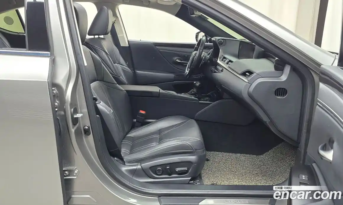 Lexus ES 2020 2.5 Автомат в Москве № 168148, фото 13