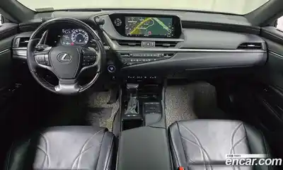 Lexus ES 2020 2.5 Автомат в Москве № 168148, миниатюра 2