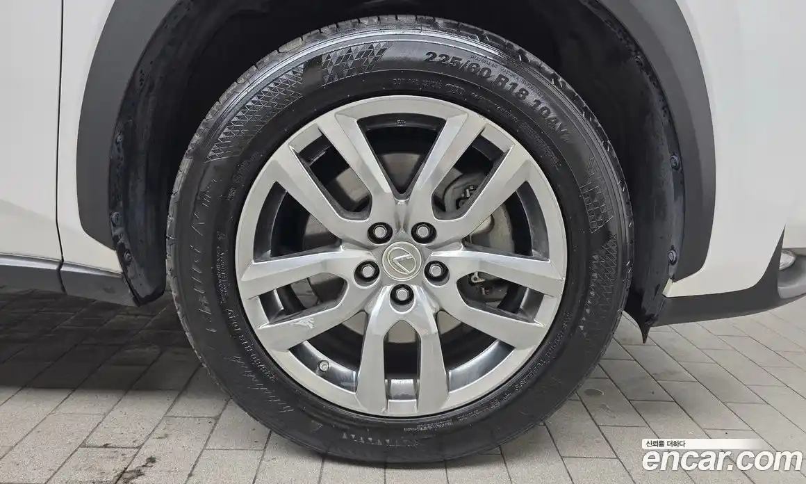 Lexus NX 2017 2.5 Автомат в Москве № 168238, фото 1