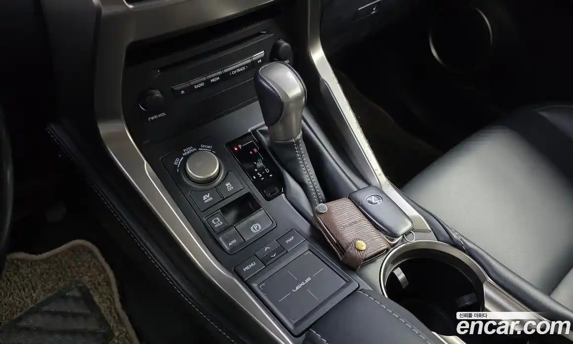 Lexus NX 2017 2.5 Автомат в Москве № 168238, фото 4