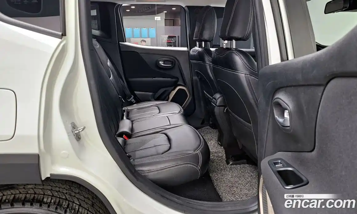 Jeep Renegade 2016 2.4 Автомат в Москве № 169679, фото 12