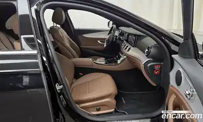 Mercedes-Benz E-Class 2021 2.0 Автомат в Москве № 175477, миниатюра 11