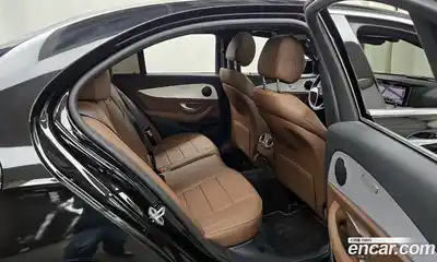 Mercedes-Benz E-Class 2021 2.0 Автомат в Москве № 175477, миниатюра 12