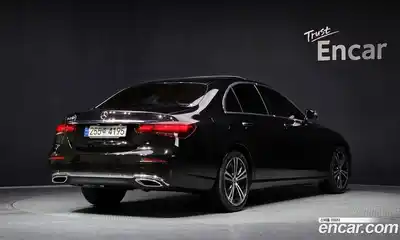 Mercedes-Benz E-Class 2021 2.0 Автомат в Москве № 175477, миниатюра 2