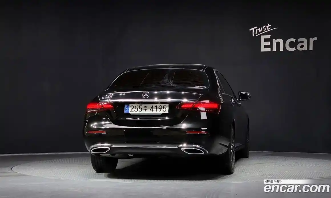 Mercedes-Benz E-Class 2021 2.0 Автомат в Москве № 175477, фото 4