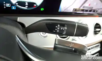 Mercedes-Benz E-Class 2021 2.0 Автомат в Москве № 175477, миниатюра 9