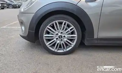 Mini Cooper Convertible 2020 1.5 Автомат в Москве № 177152, миниатюра 12