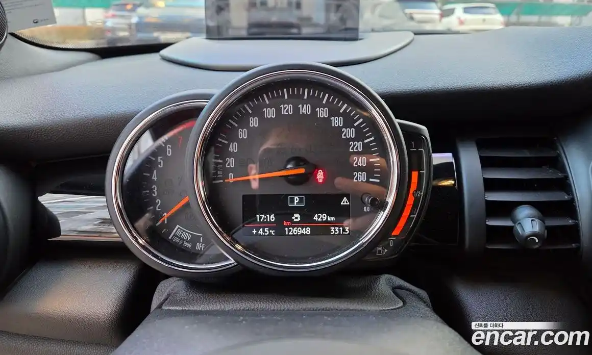 Mini Cooper Convertible 2020 1.5 Автомат в Москве № 177152, фото 14