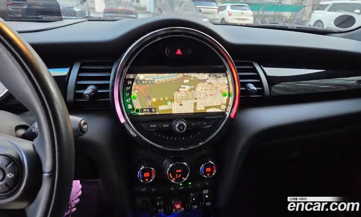 Mini Cooper Convertible 2020 1.5 Автомат в Москве № 177152, фото 15