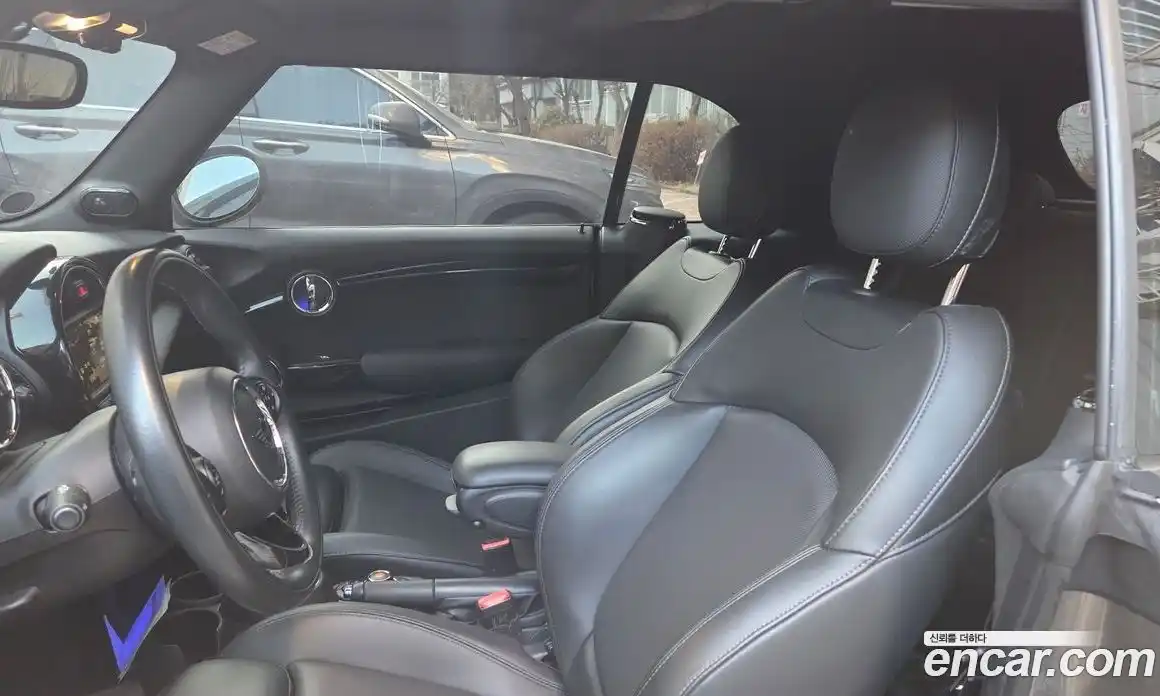 Mini Cooper Convertible 2020 1.5 Автомат в Москве № 177152, фото 20