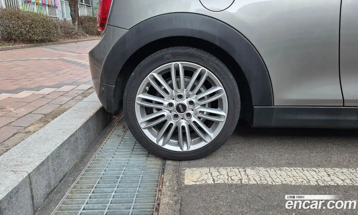 Mini Cooper Convertible 2020 1.5 Автомат в Москве № 177152, фото 10