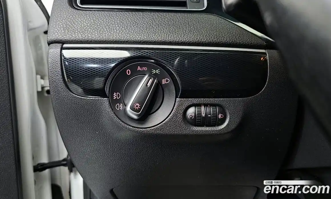 Volkswagen Jetta 2015 2.0 Автомат в Москве № 178509, фото 13