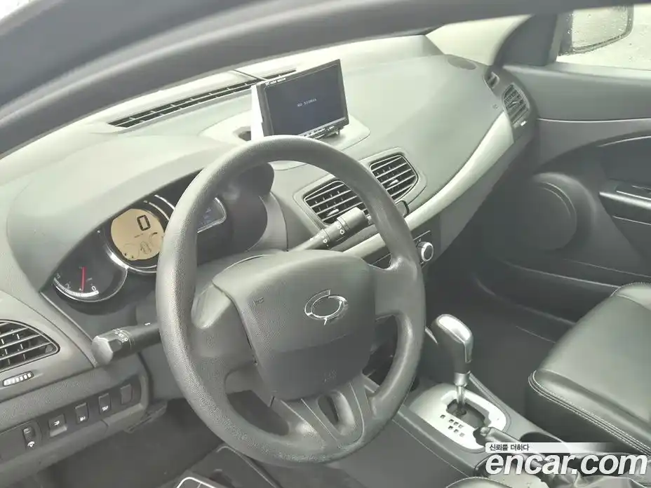 Renault SM3 2016 1.6 Автомат в Москве № 185620, фото 9