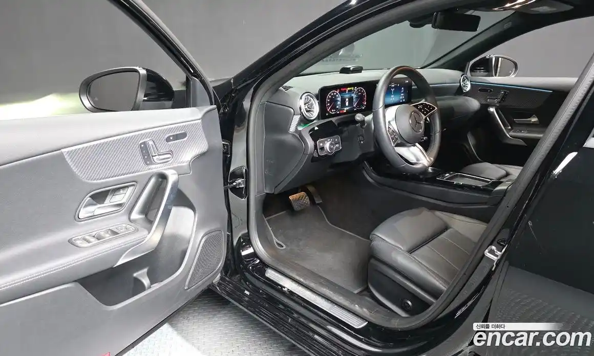 Mercedes-Benz A-Class 2024 2.0 Автомат в Москве № 193843, фото 15