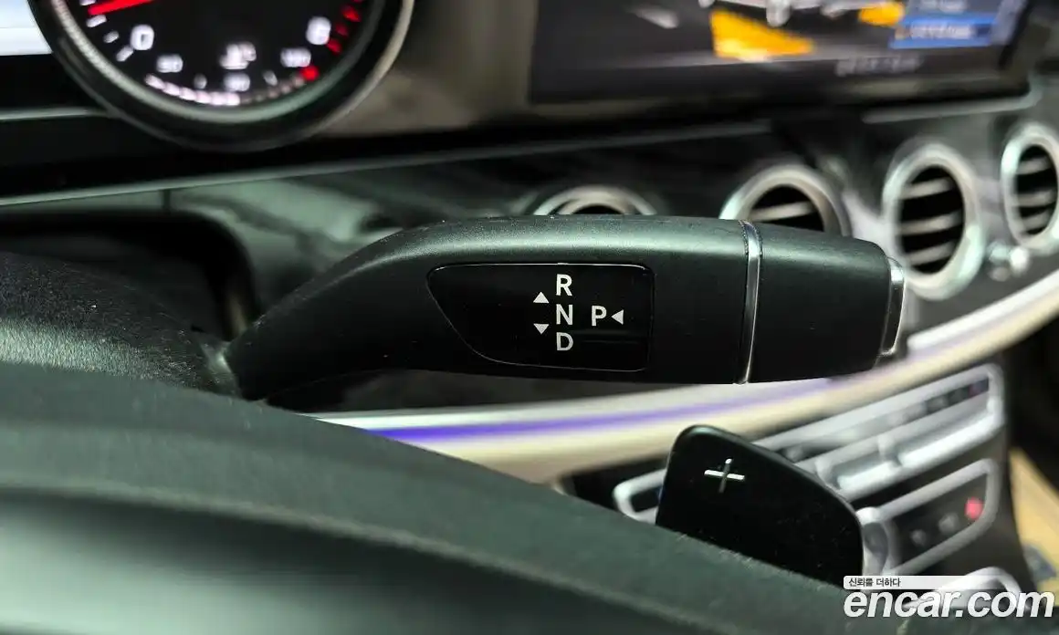 Mercedes-Benz E-Class 2018 2.0 Автомат в Москве № 195555, фото 17