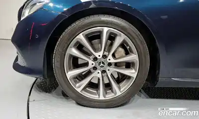 Mercedes-Benz E-Class 2018 2.0 Автомат в Москве № 195555, миниатюра 2