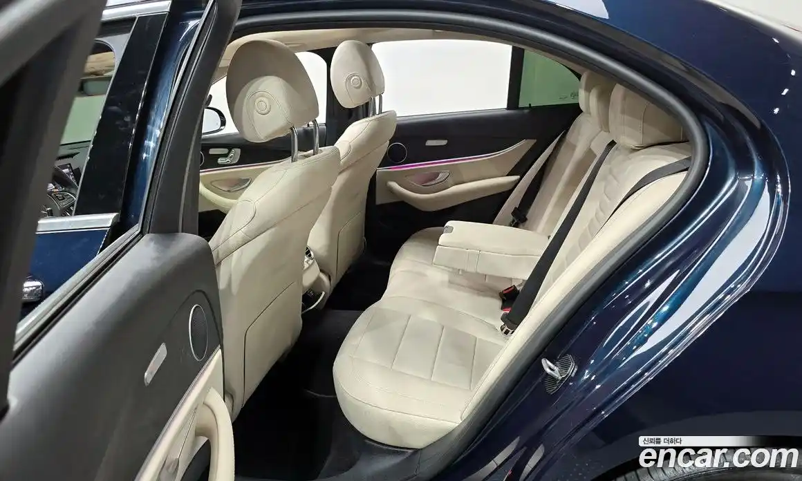 Mercedes-Benz E-Class 2018 2.0 Автомат в Москве № 195555, фото 3