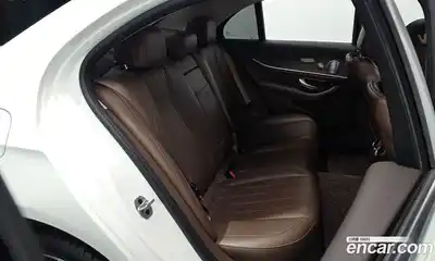 Mercedes-Benz E-Class 2019 2.0 Автомат в Москве № 195642, миниатюра 11