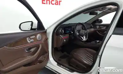 Mercedes-Benz E-Class 2019 2.0 Автомат в Москве № 195642, миниатюра 3
