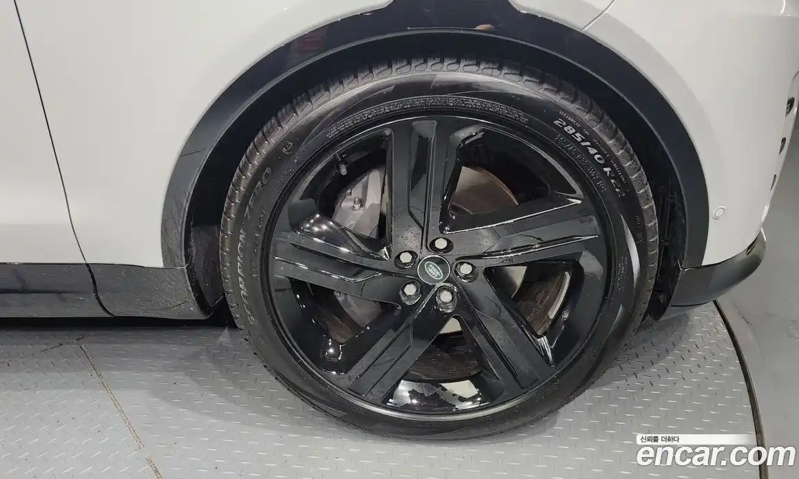 Land Rover Discovery 2024 3.0 Автомат в Москве № 198039, фото 3