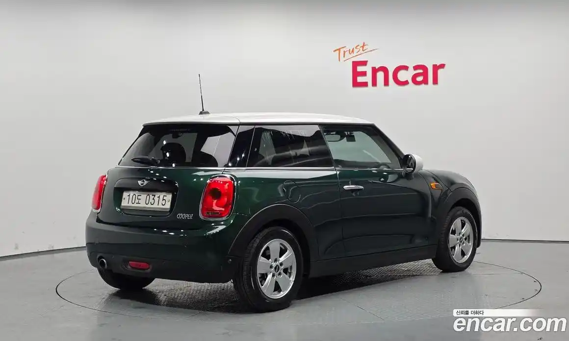 Mini Cooper 2016 1.5 Автомат в Москве № 198427, фото 15