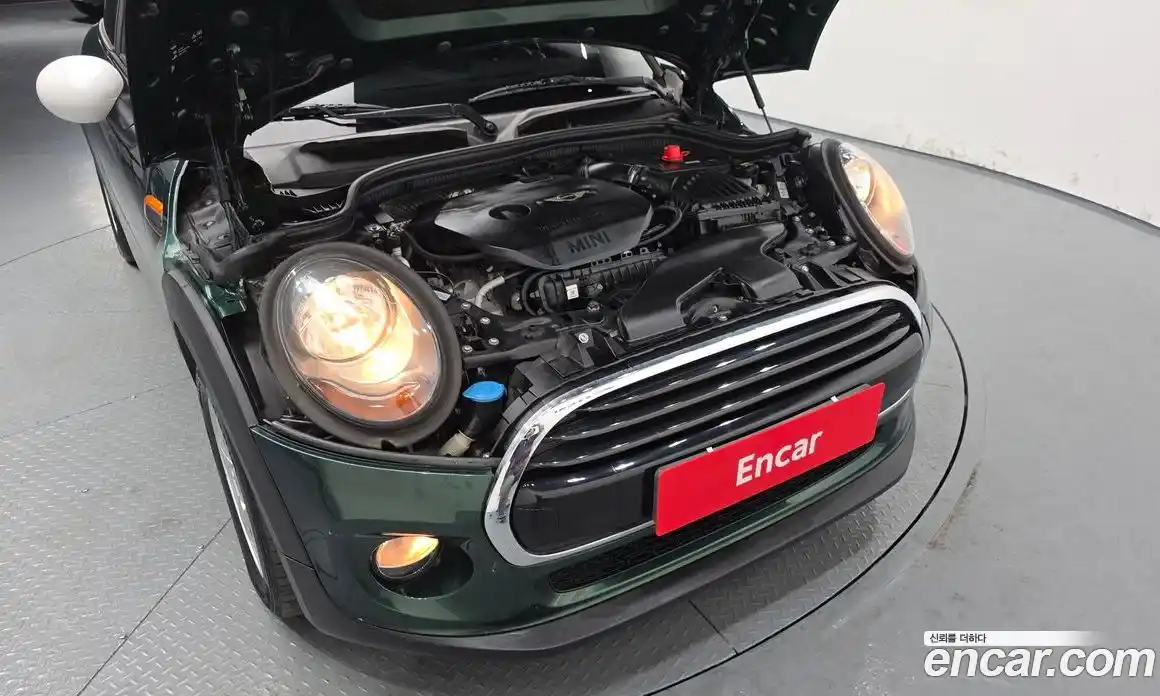 Mini Cooper 2016 1.5 Автомат в Москве № 198427, фото 5