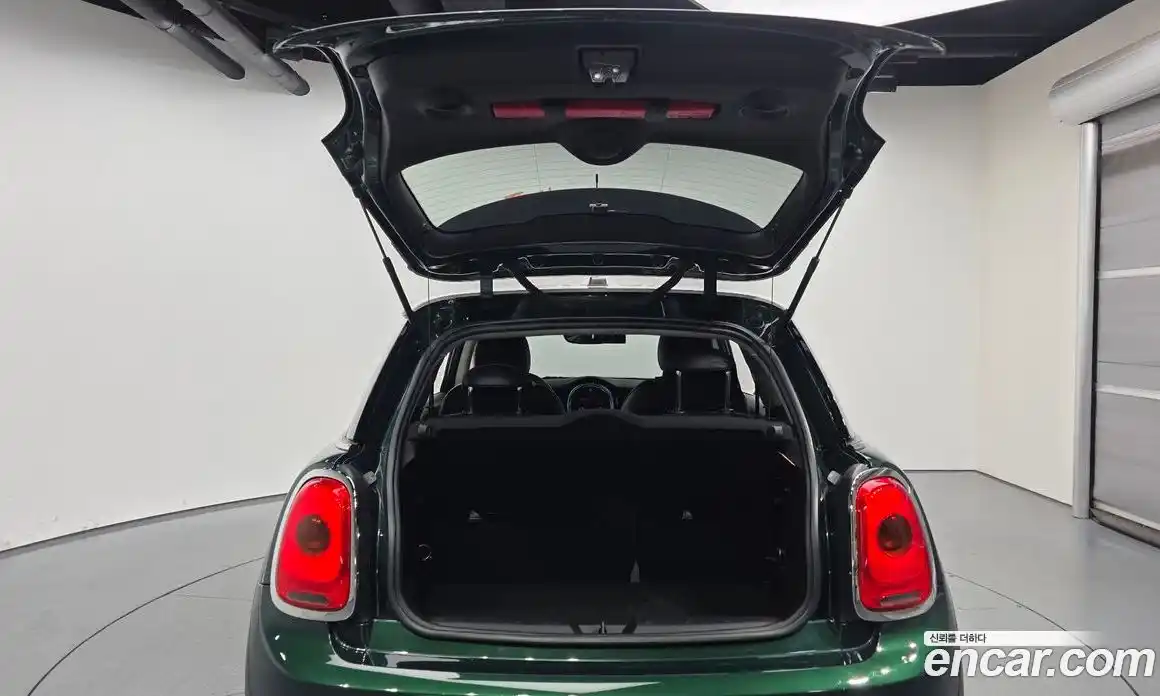 Mini Cooper 2016 1.5 Автомат в Москве № 198427, фото 6