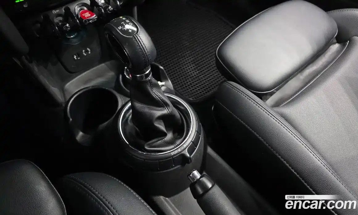 Mini Cooper 2016 1.5 Автомат в Москве № 198427, фото 10