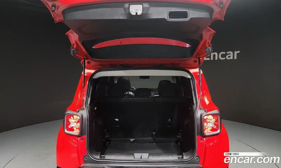 Jeep Renegade 2021 2.4 Автомат в Москве № 199465, фото 4