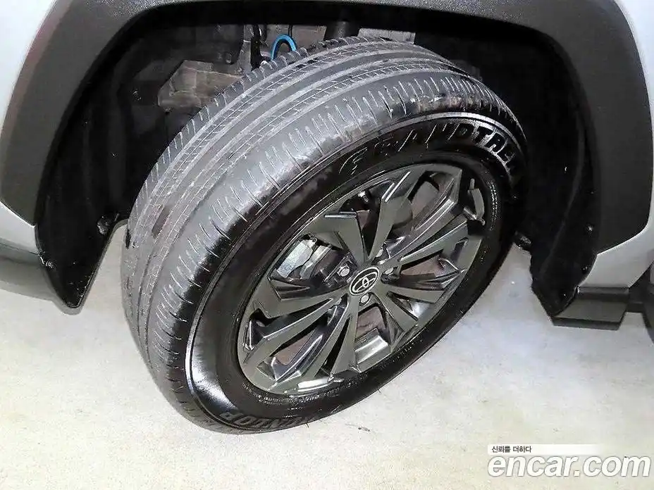 Toyota RAV4 2025 2.5 Автомат в Москве № 199525, фото 20