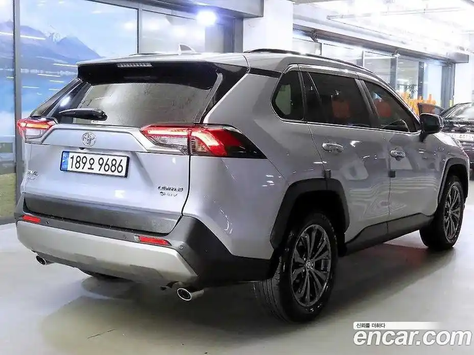 Toyota RAV4 2025 2.5 Автомат в Москве № 199525, фото 4