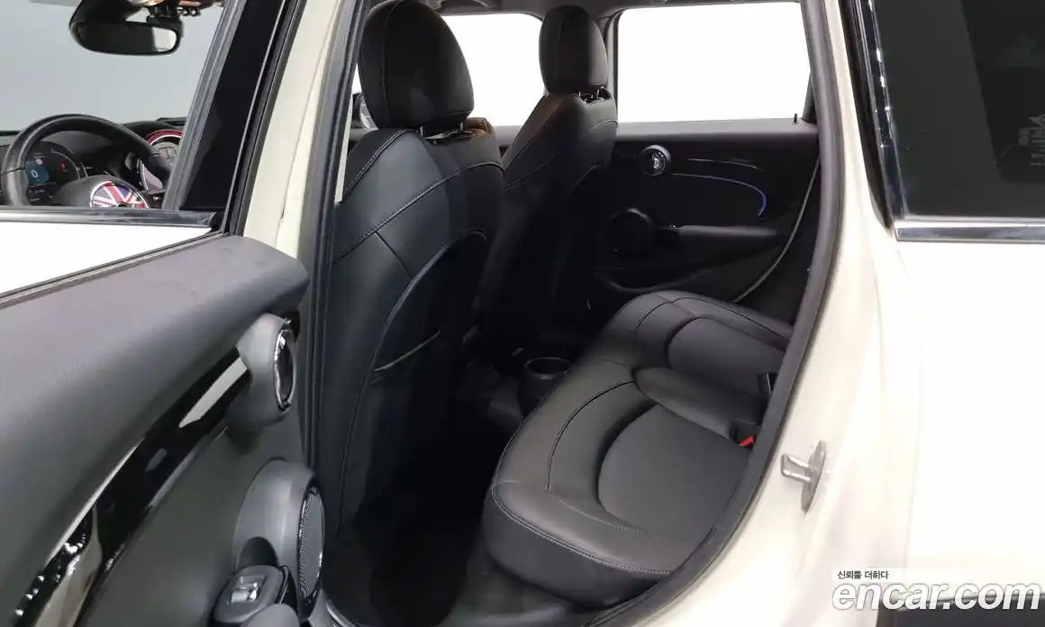 Mini Cooper 2022 2.0 Автомат в Москве № 201284, фото 12