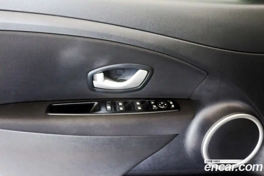 Renault SM3 2016 1.6 Автомат в Москве № 208650, фото 19