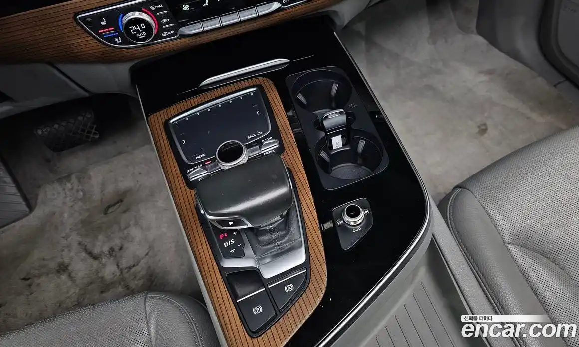 Audi Q7 2016 3.0 Автомат в Москве № 212639, фото 3