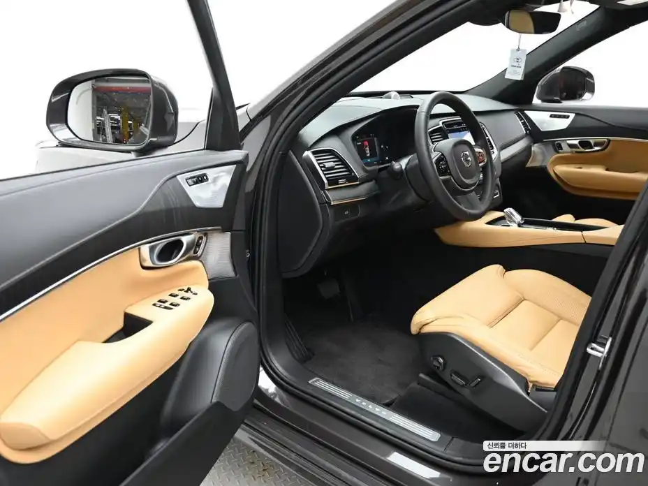 Volvo XC90 2024 2.0 Автомат в Москве № 212761, фото 11